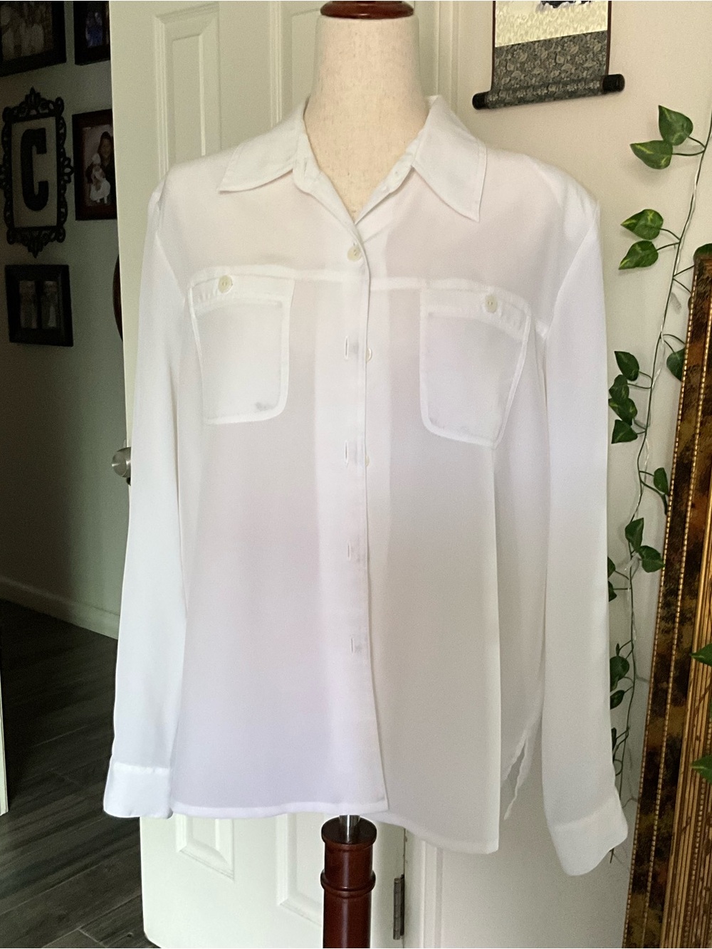 Women’s White Button-Down Dress Shirt with Chest Pockets